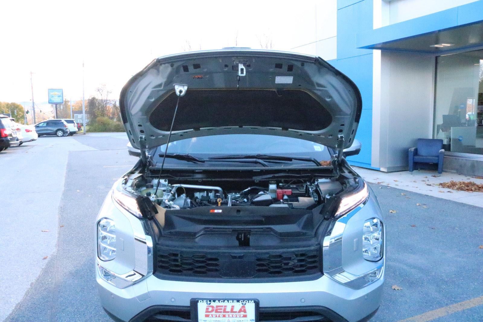 2024 Mitsubishi Outlander SE