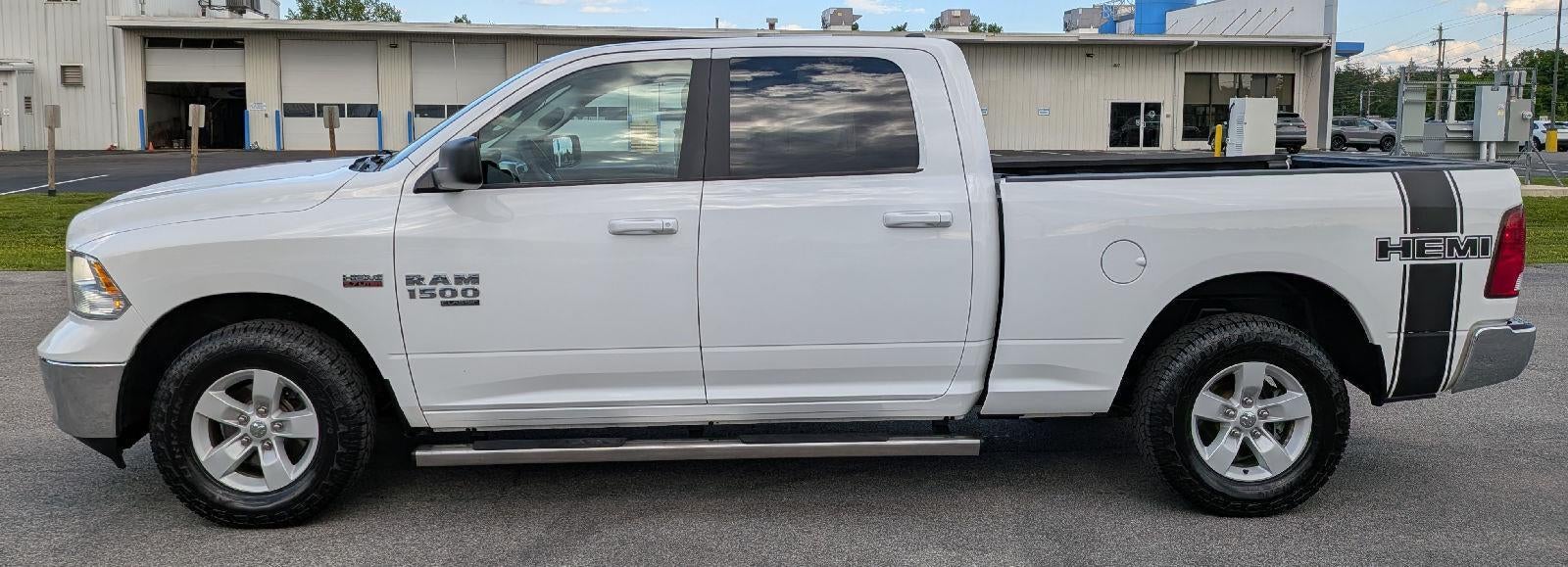 2020 RAM 1500 Classic SLT Crew Cab 4x4 6'4" Box