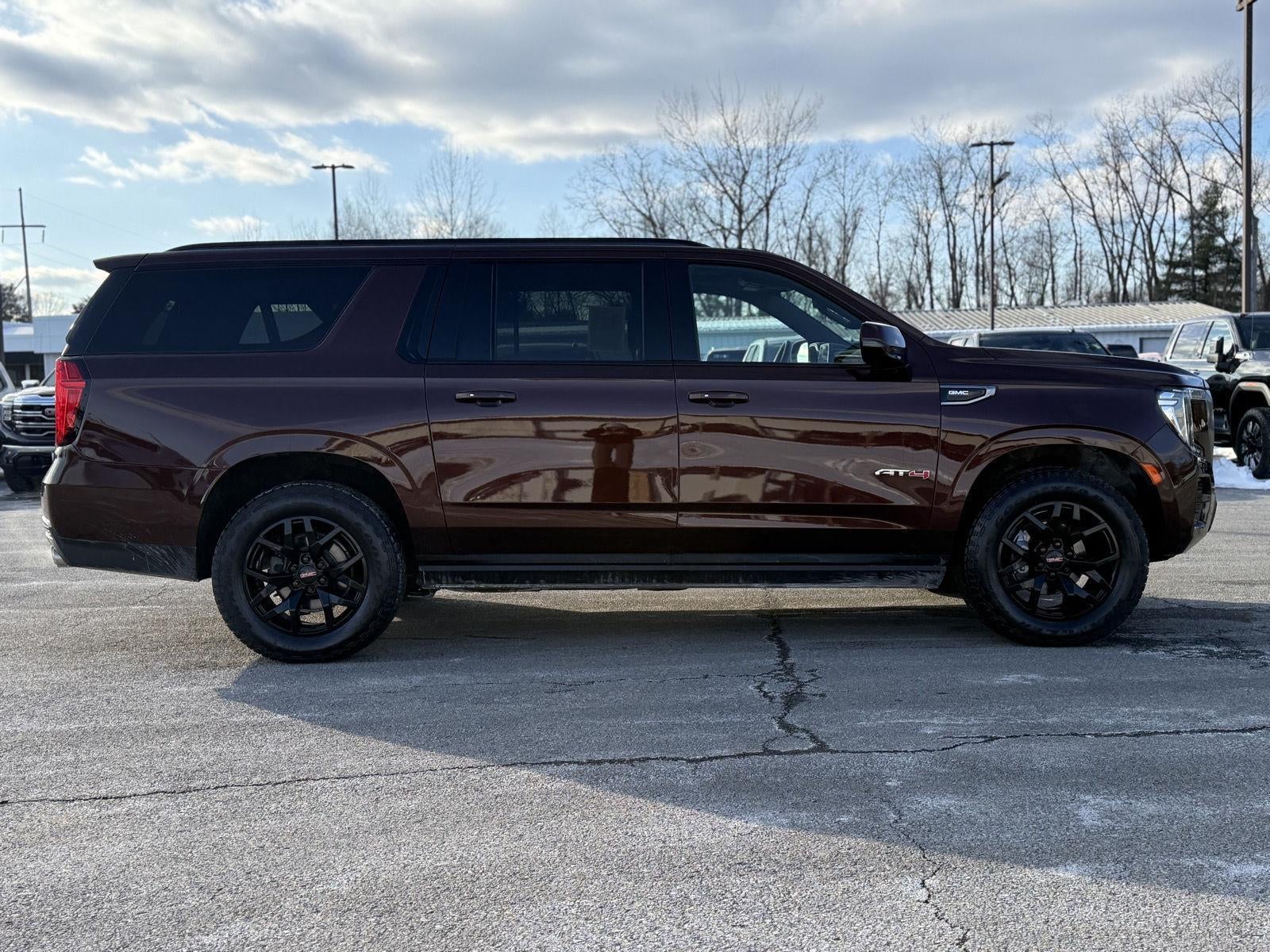 2022 GMC Yukon XL AT4