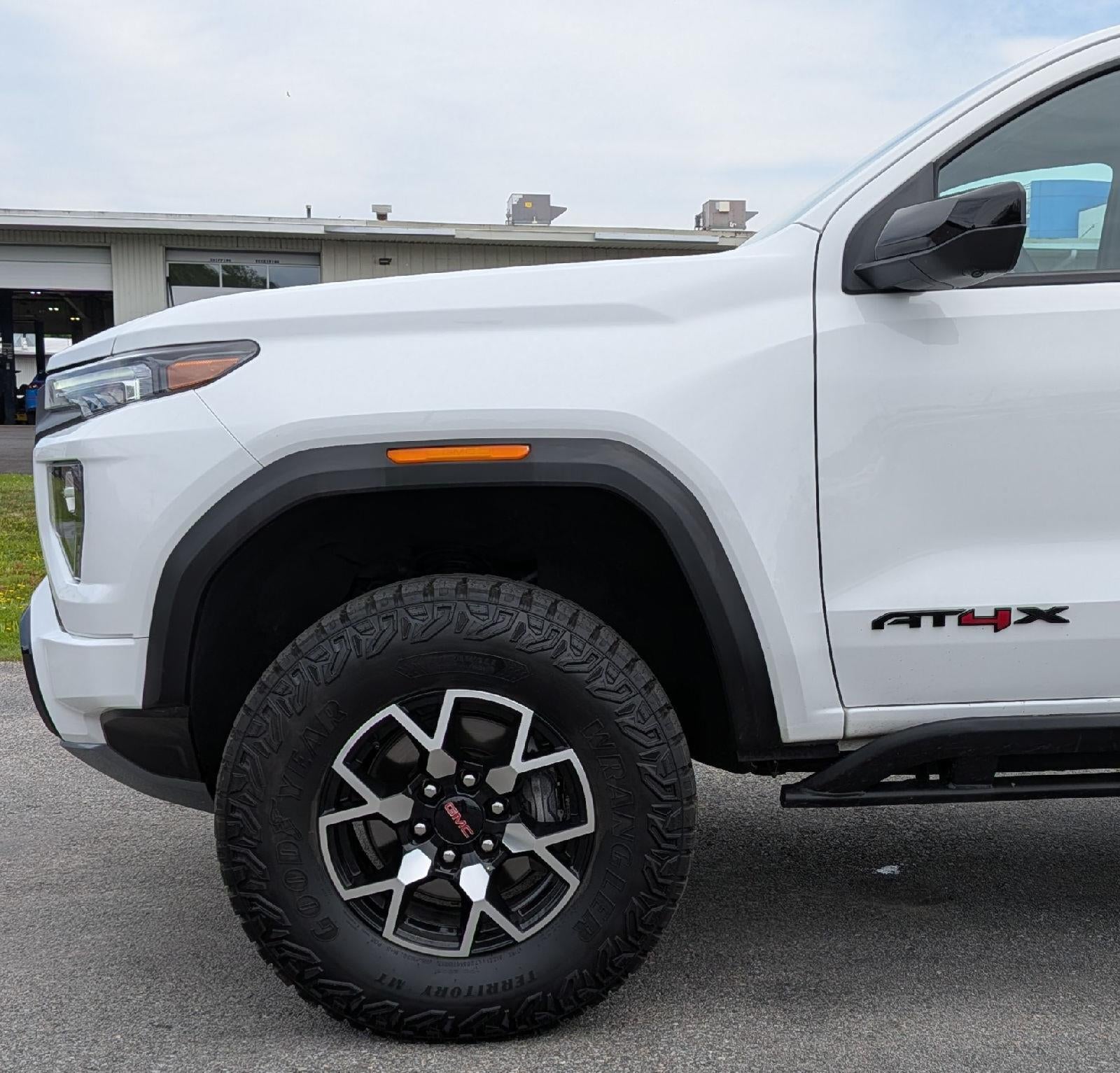 2024 GMC Canyon AT4X
