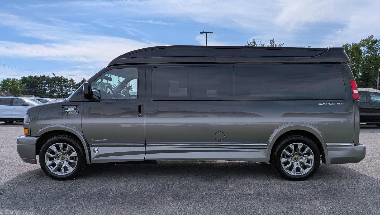 2023 GMC Savana Cargo 2500 Work Van