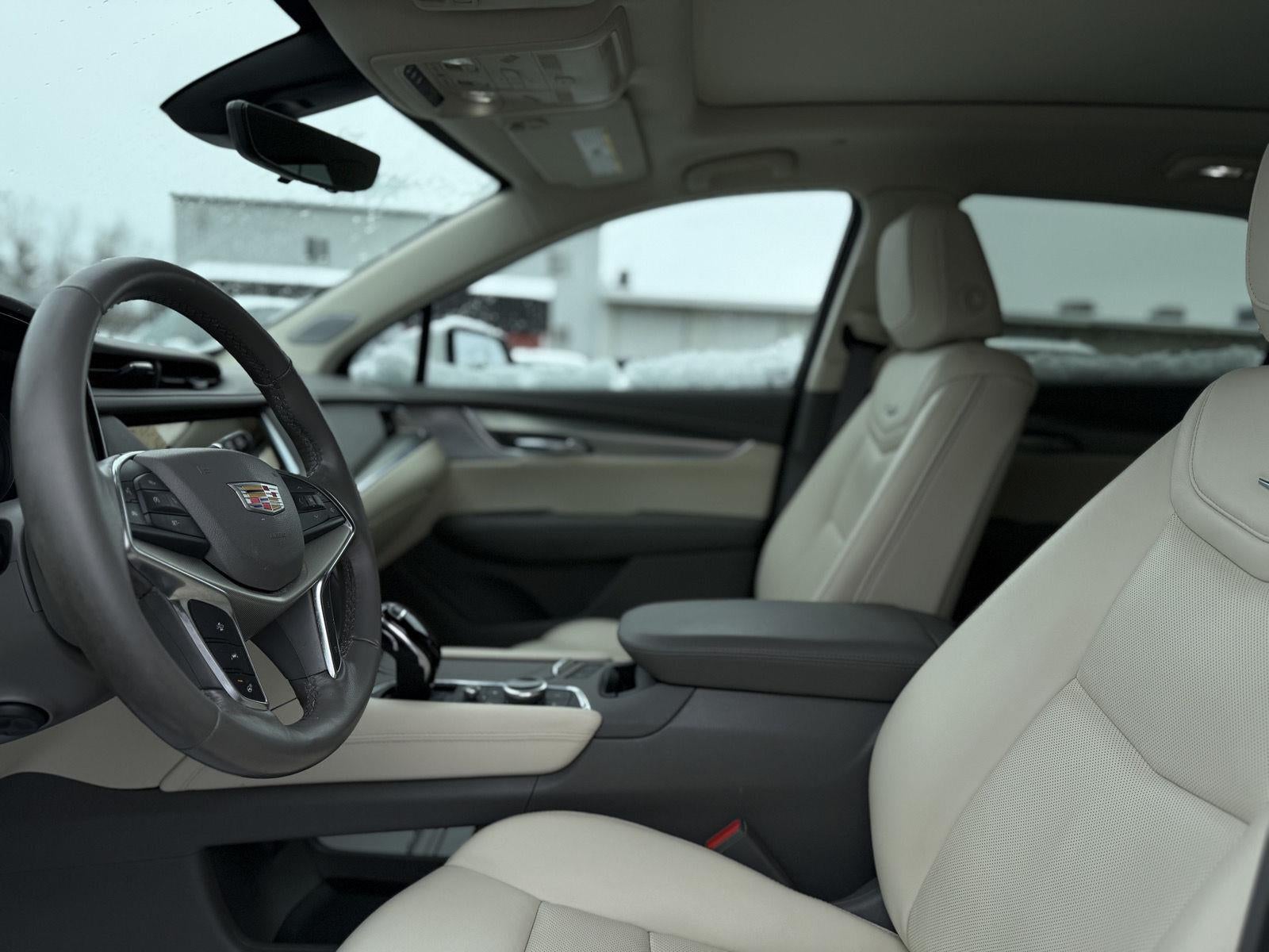 2022 Cadillac XT5 Premium Luxury