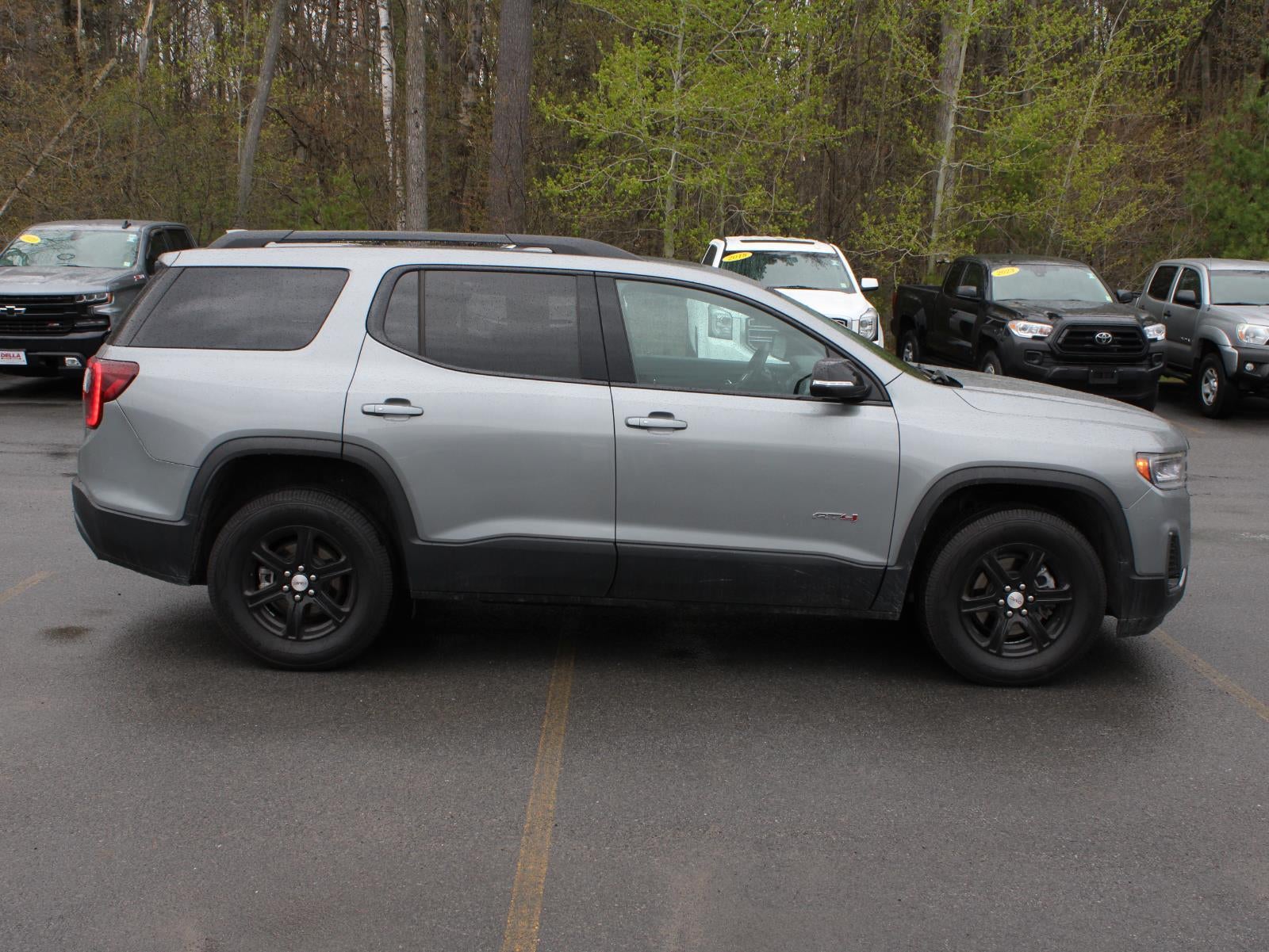 2023 GMC Acadia AT4