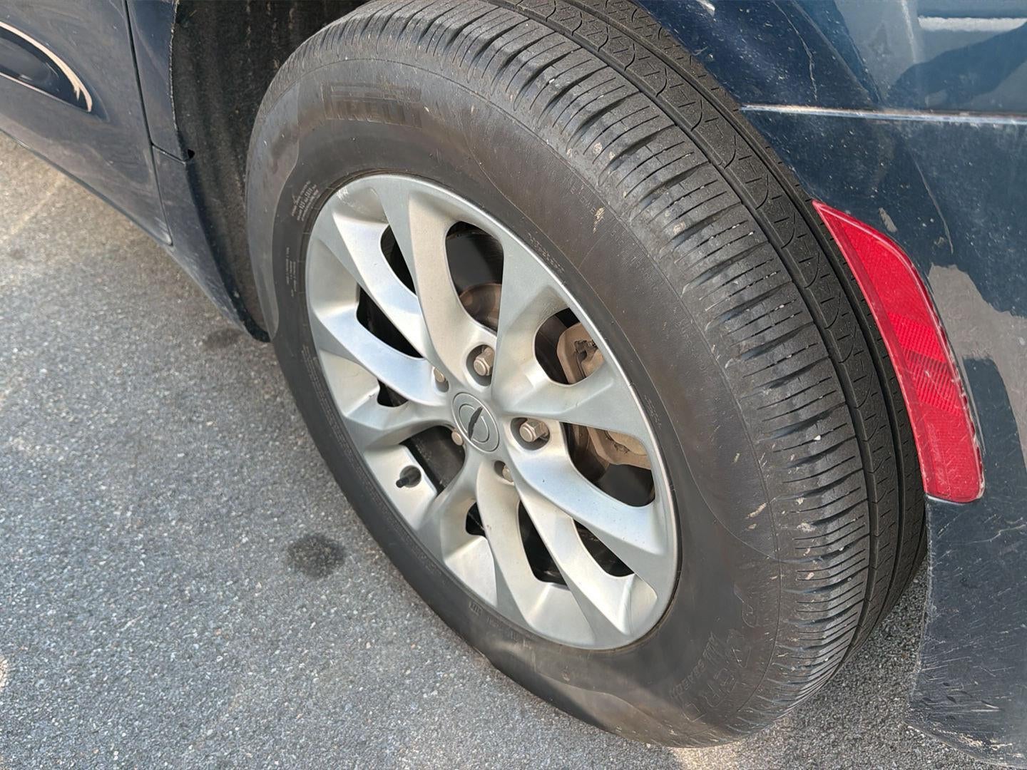 2025 Chrysler Pacifica Select