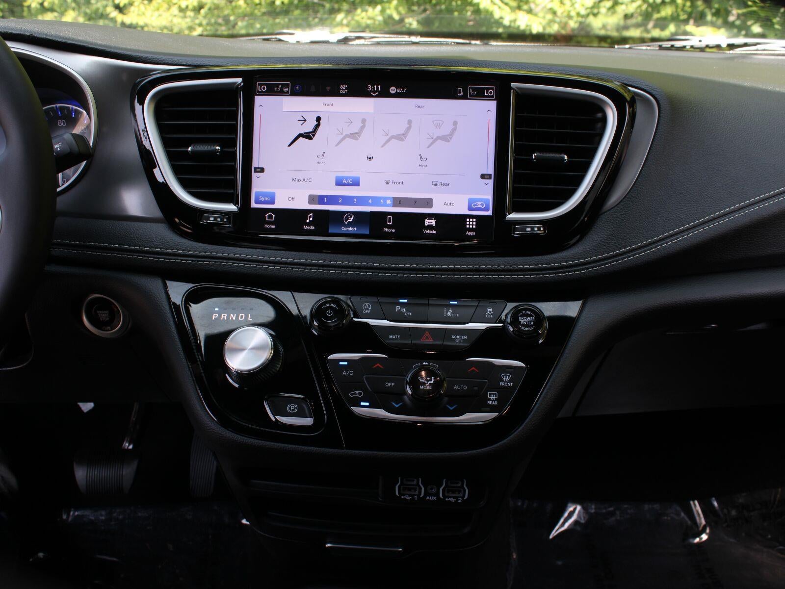 2025 Chrysler Pacifica Select