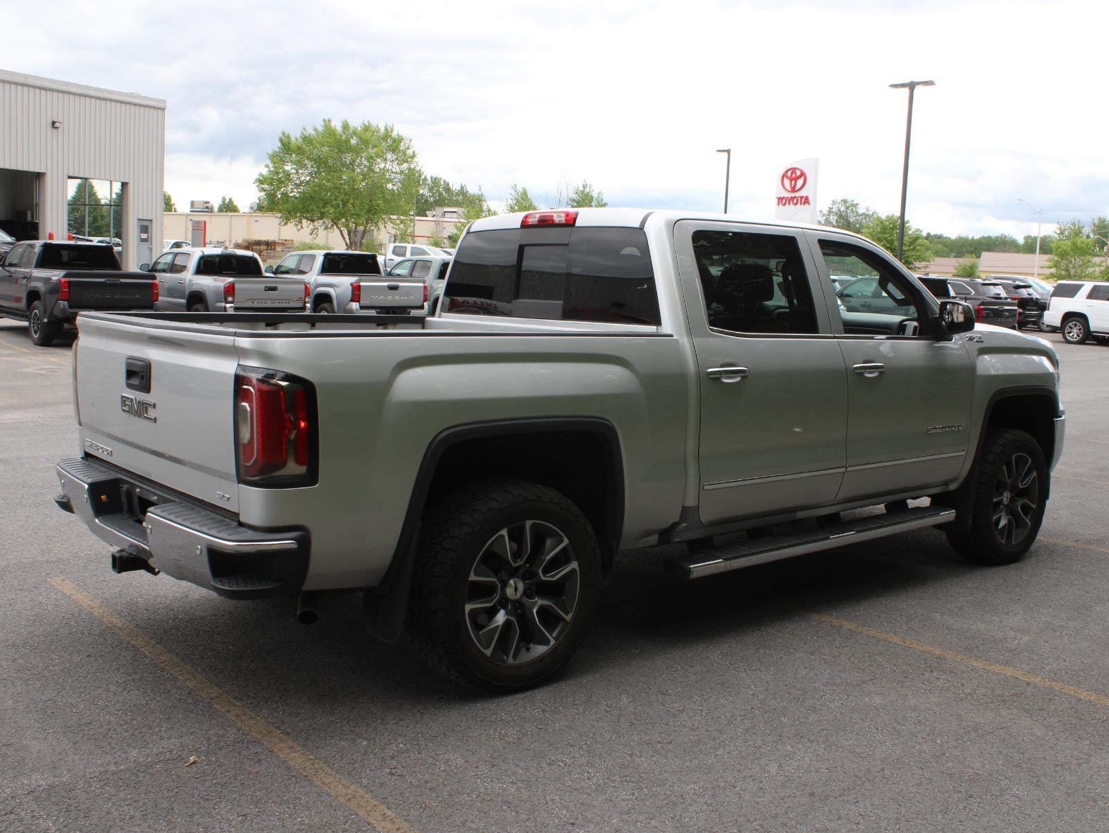 2017 GMC Sierra 1500 SLT