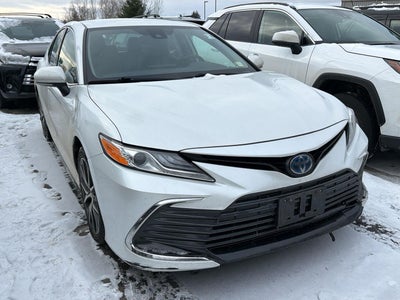 2022 Toyota Camry Hybrid XLE