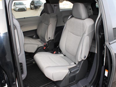 2024 Toyota Sienna LE