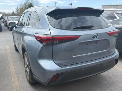 2022 Toyota Highlander Hybrid XLE