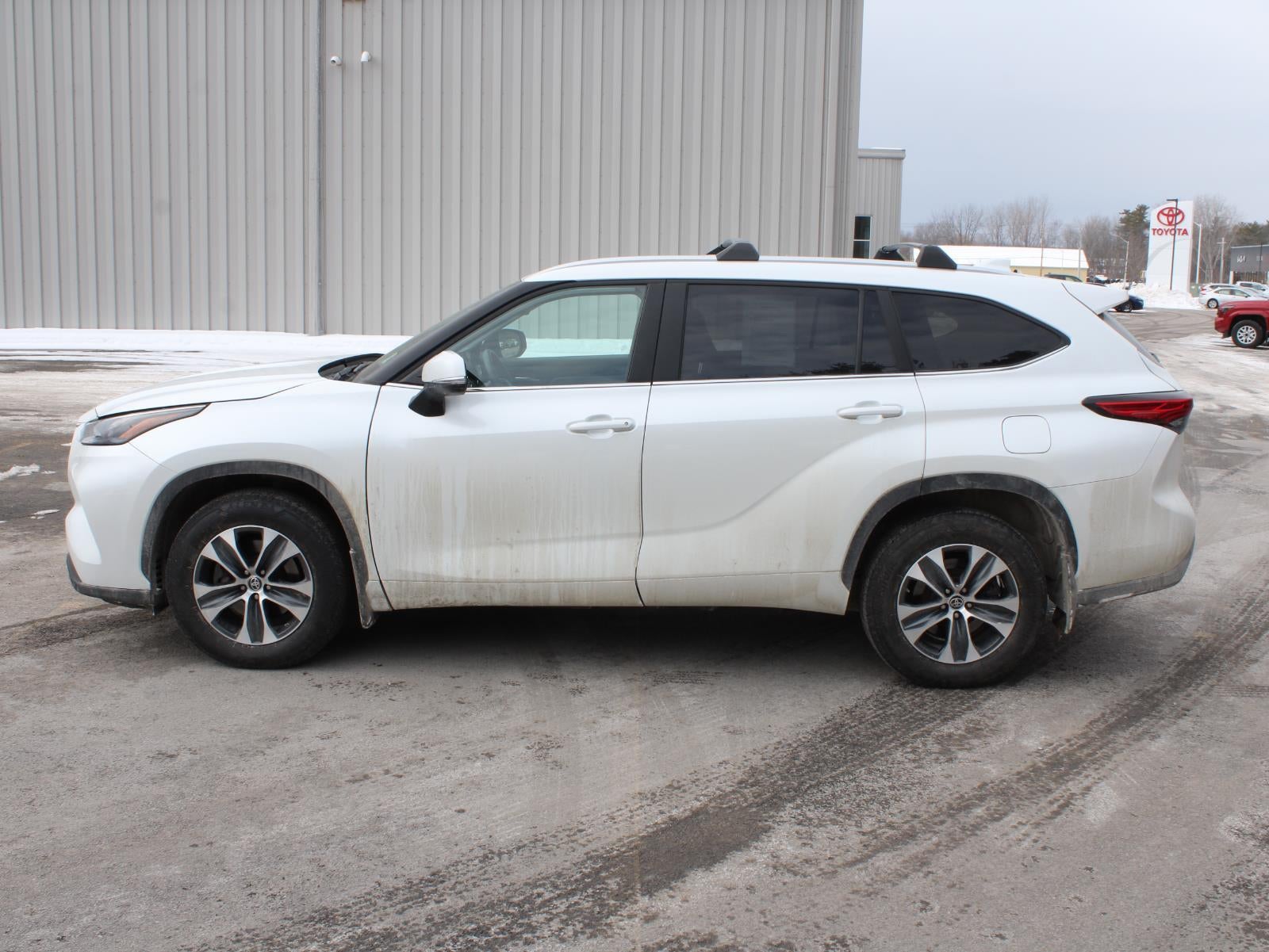 2023 Toyota Highlander L
