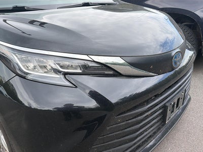 2022 Toyota Sienna LE