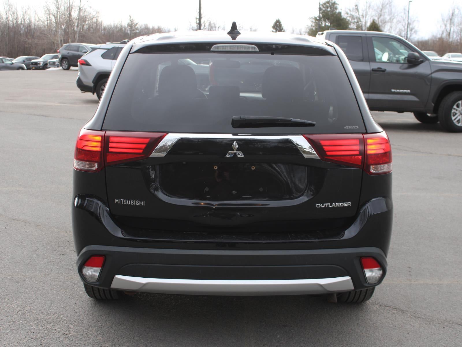2017 Mitsubishi Outlander ES