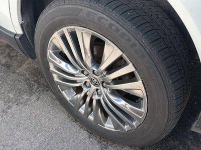2023 Toyota Venza LE