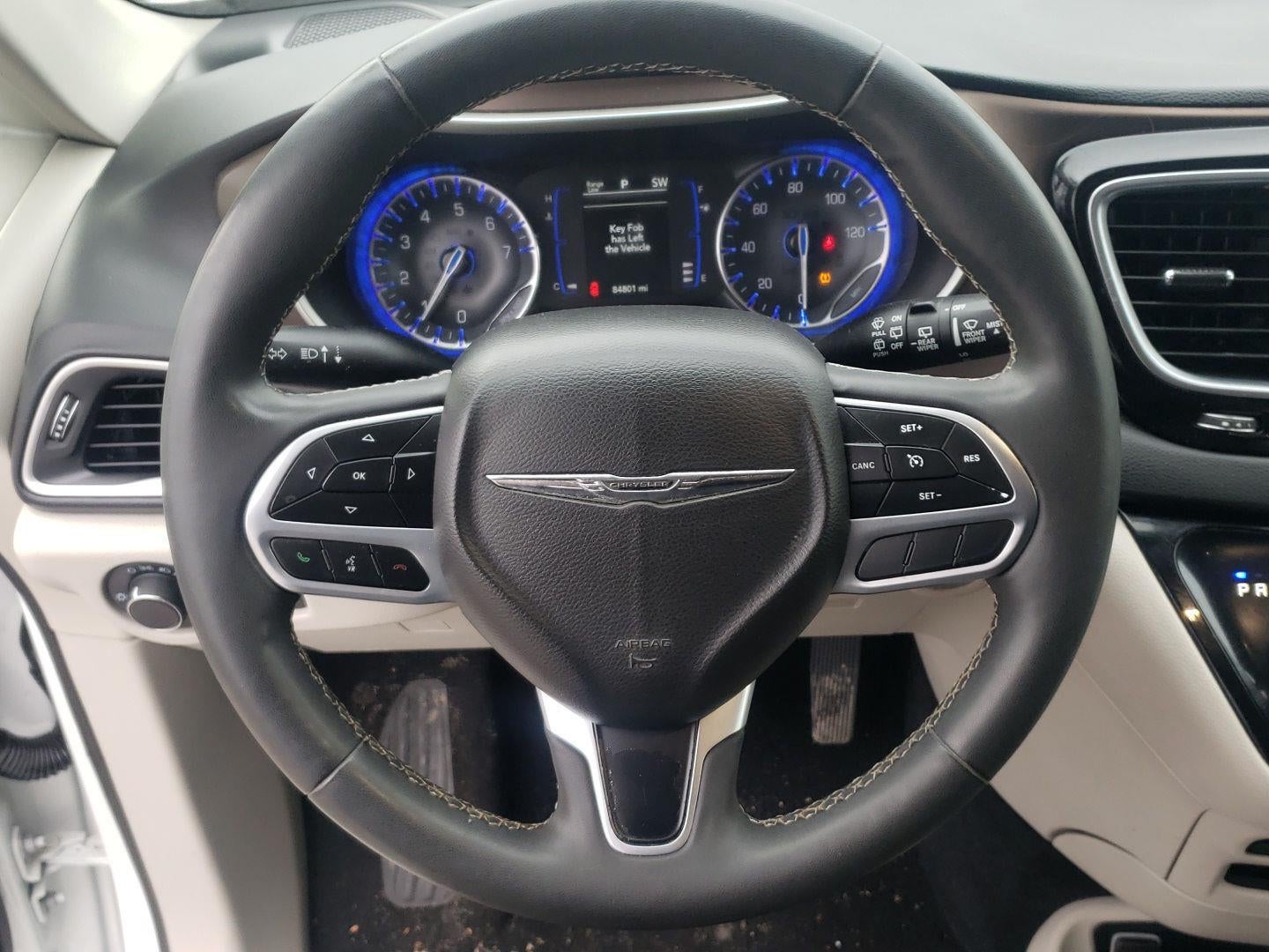 2022 Chrysler Voyager LX