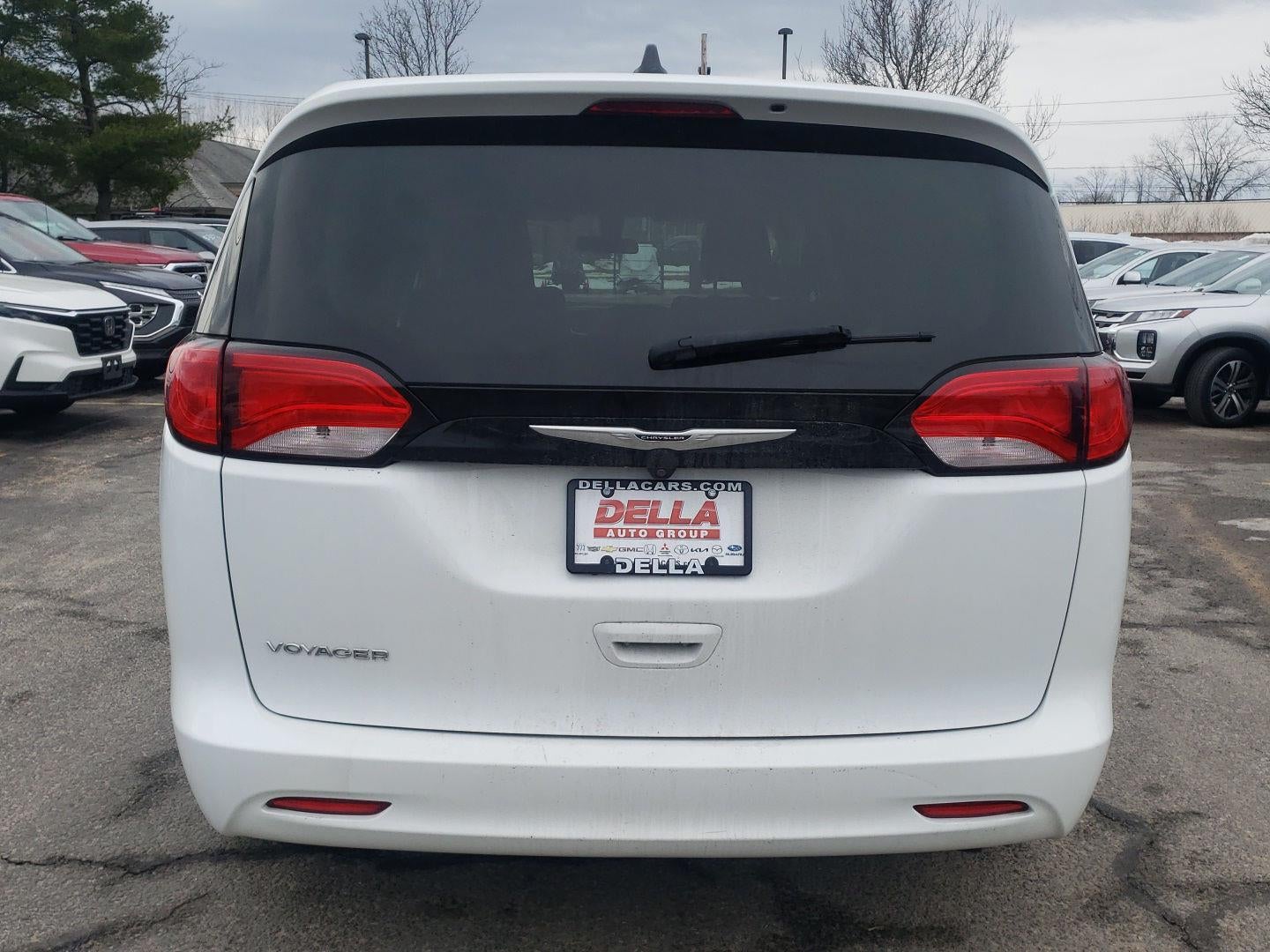 2022 Chrysler Voyager LX