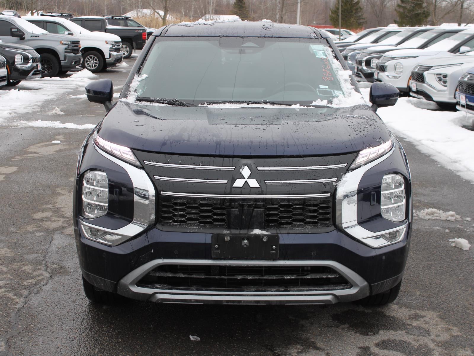 2025 Mitsubishi Outlander SE