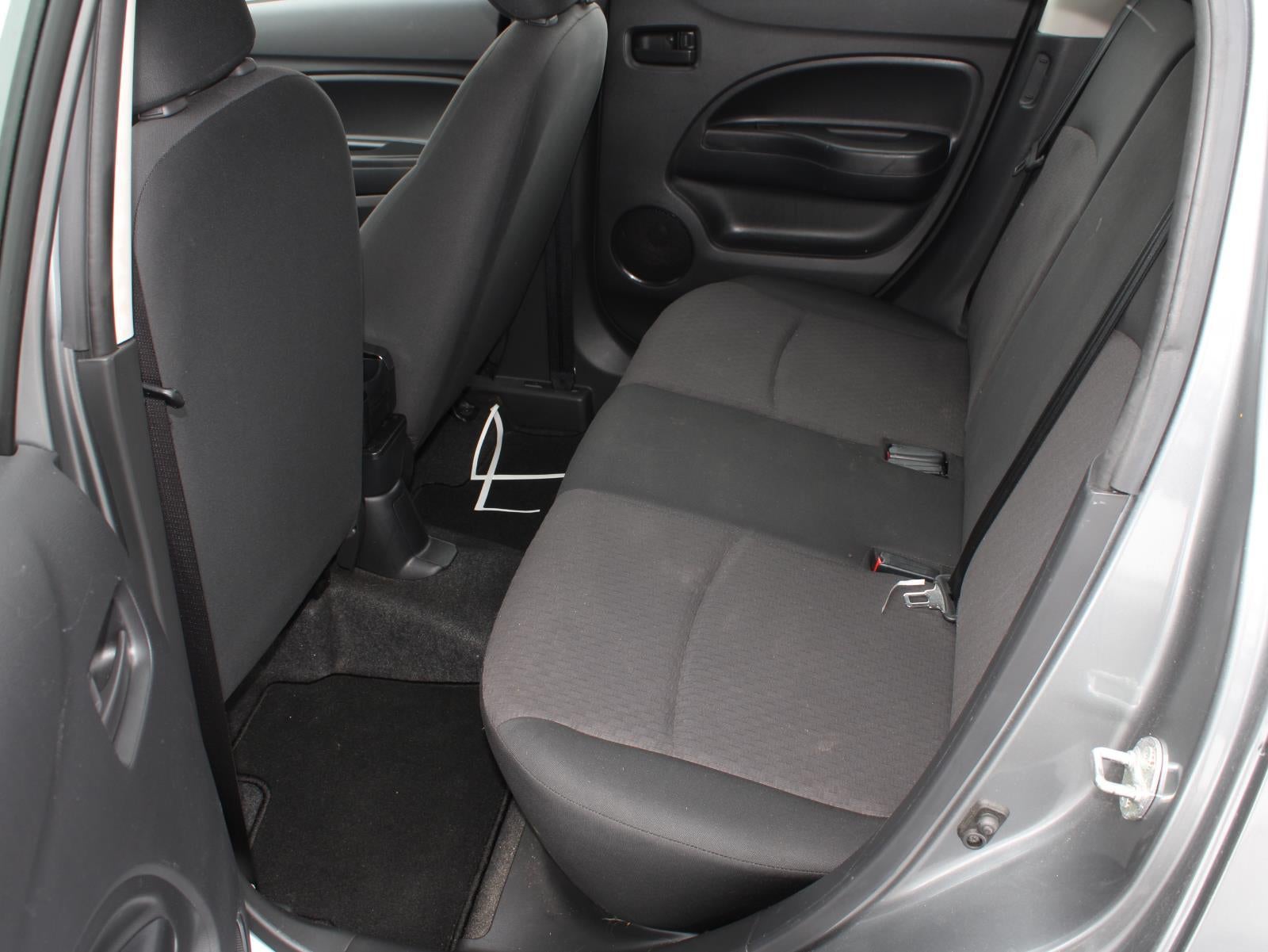 2018 Mitsubishi Mirage ES