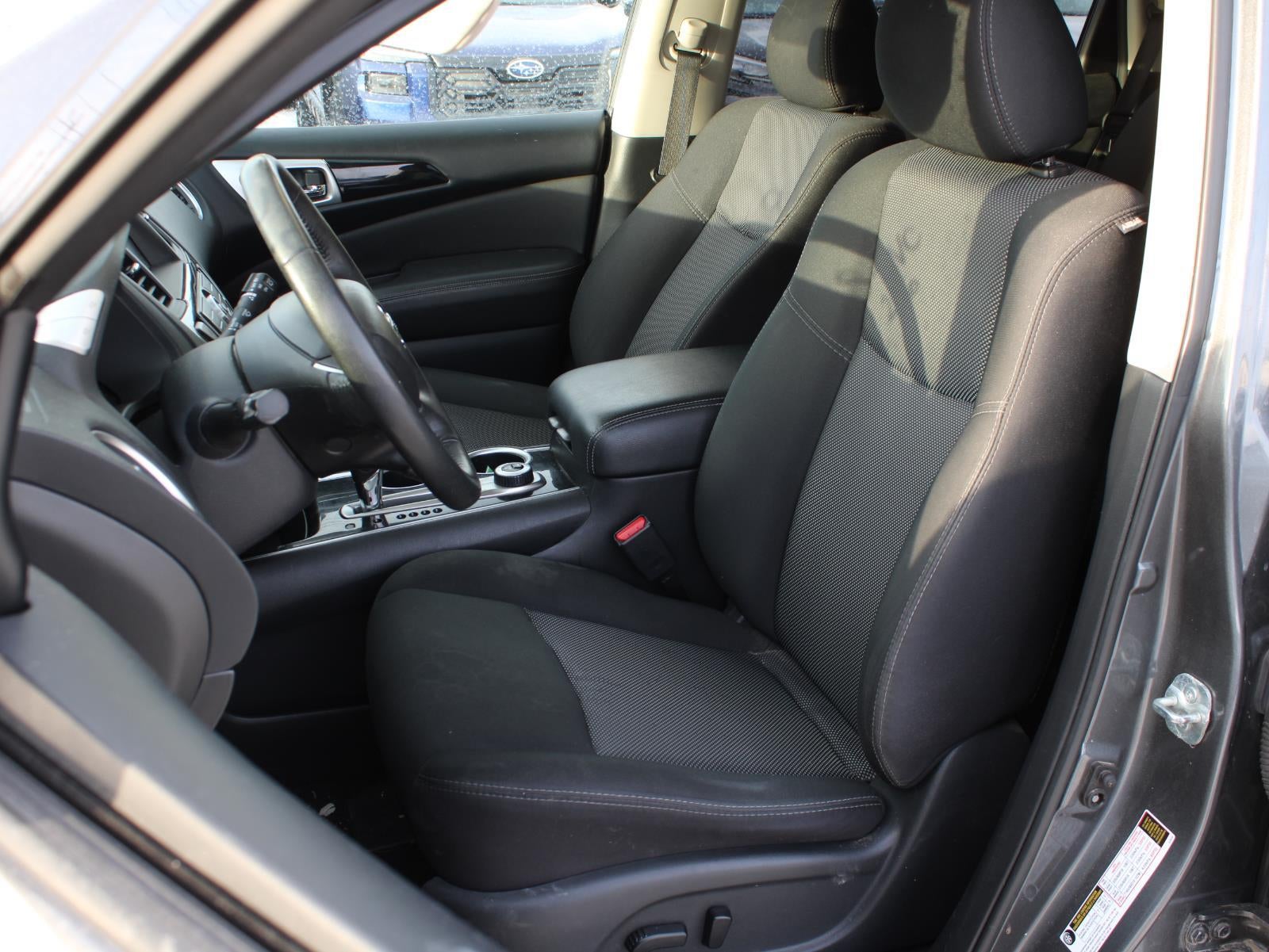 2019 Nissan Pathfinder SV