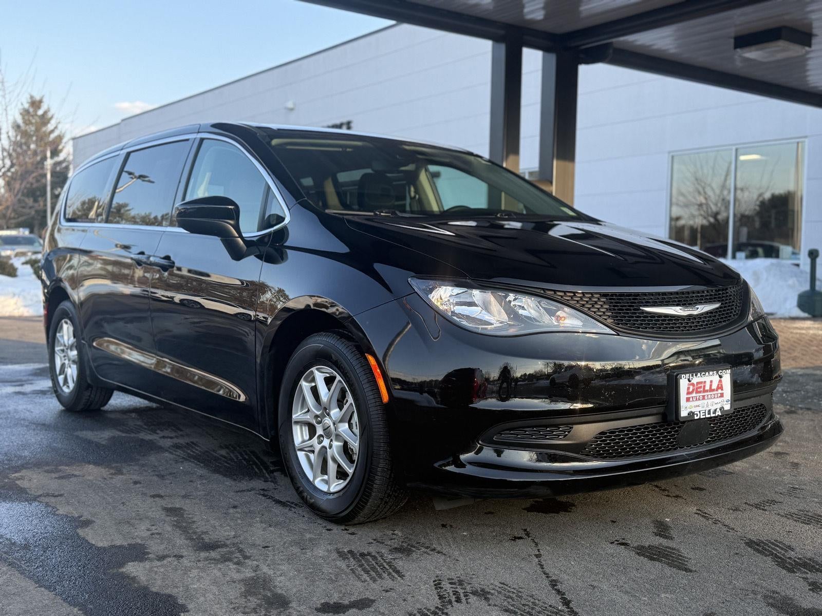 2024 Chrysler Voyager LX