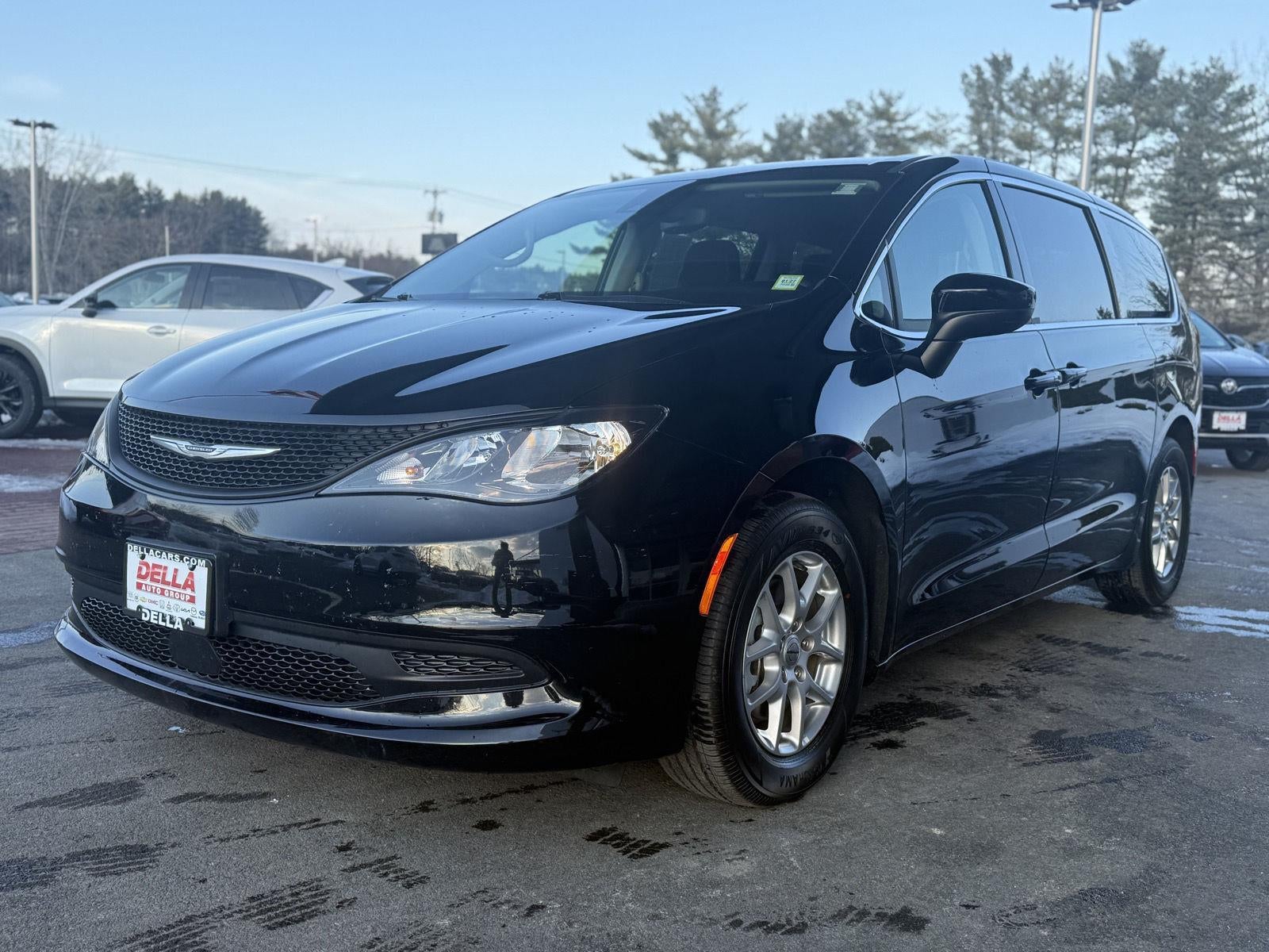 2024 Chrysler Voyager LX