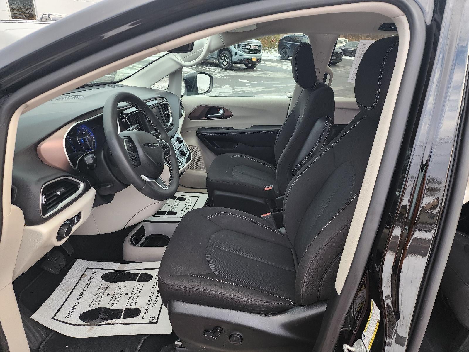 2023 Chrysler Pacifica Touring