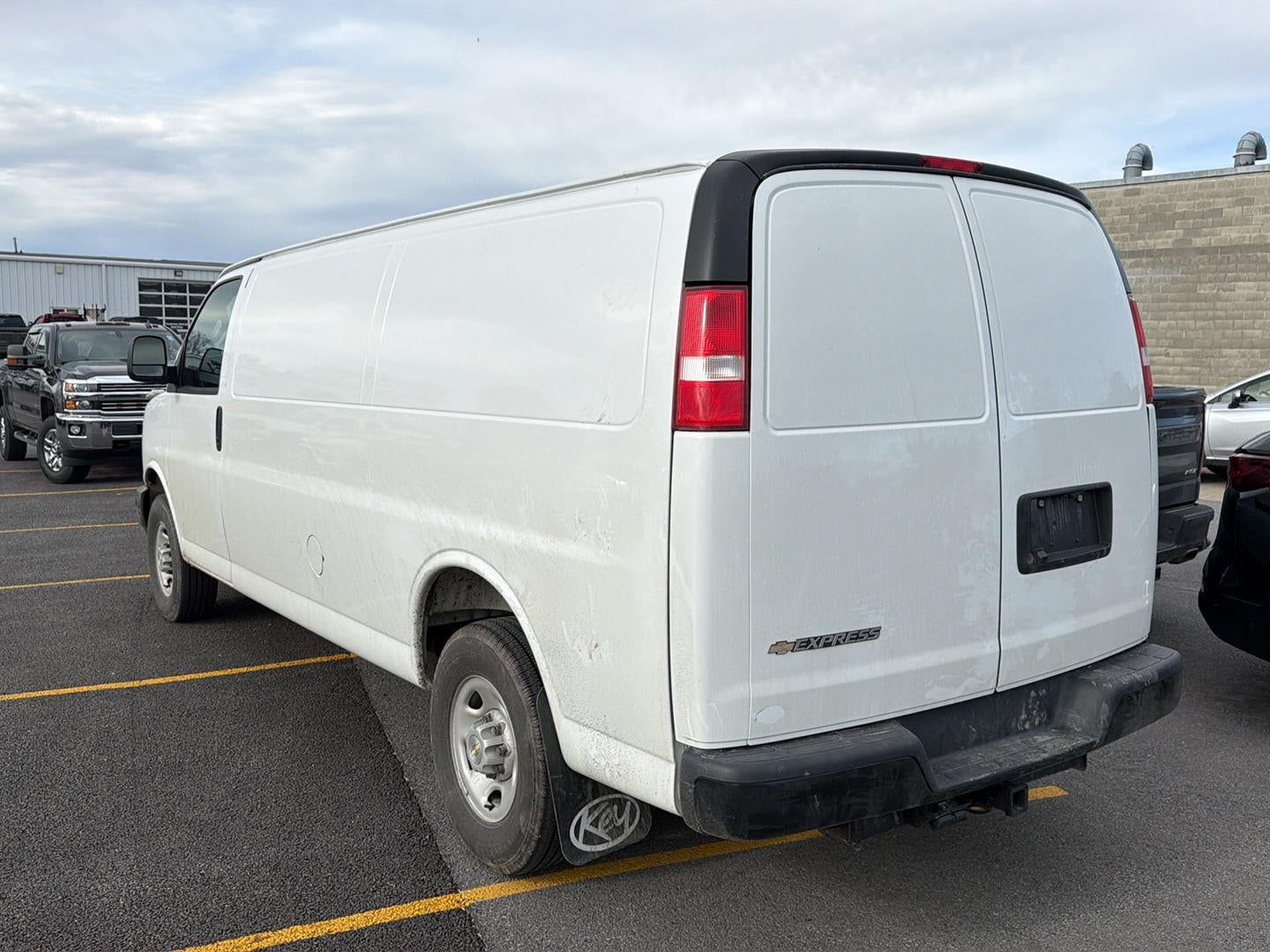 2025 Chevrolet Express Cargo WT