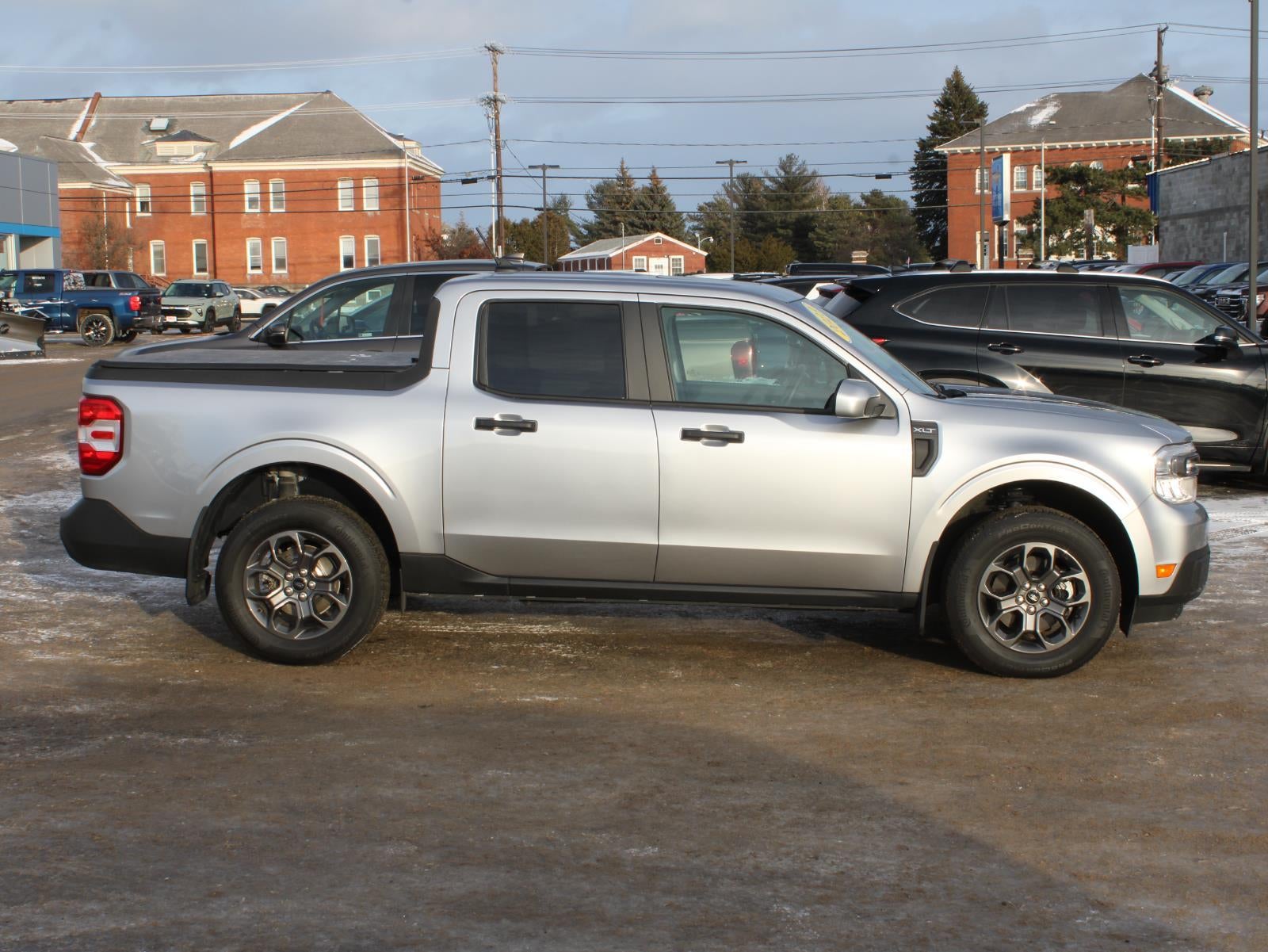 2023 Ford Maverick XL