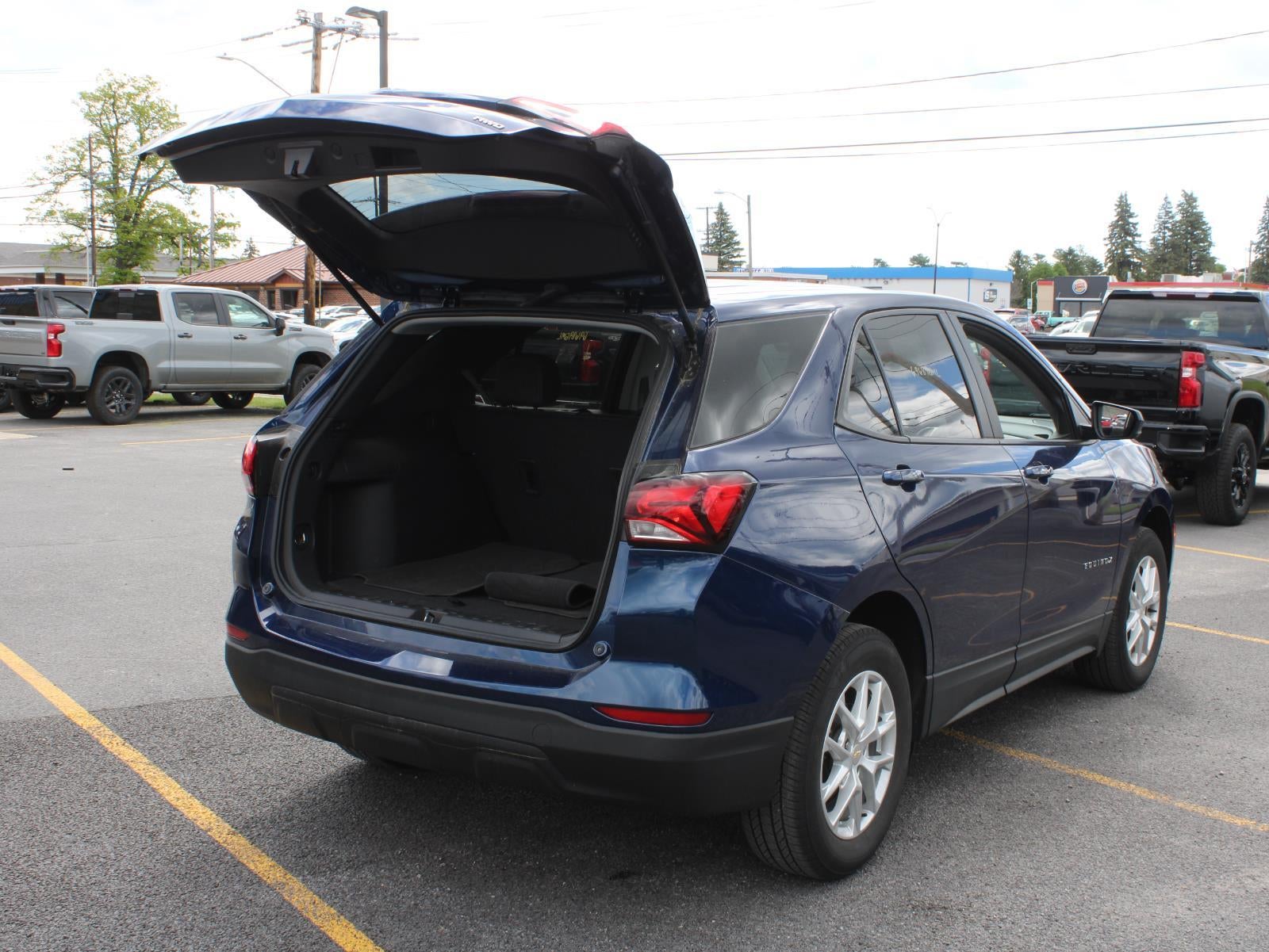 2023 Chevrolet Equinox LS