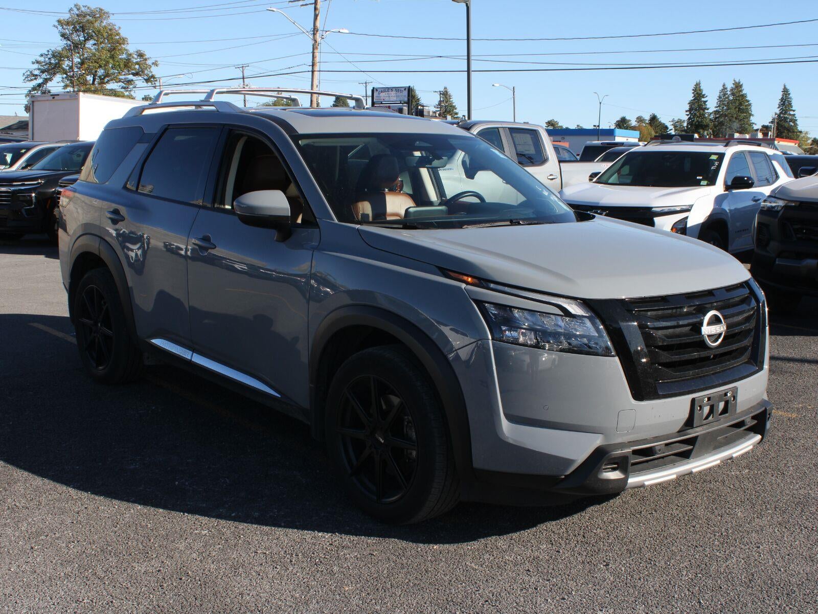 2025 Nissan Pathfinder Platinum