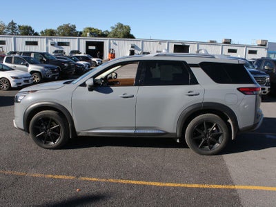 2025 Nissan Pathfinder Platinum