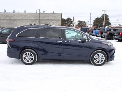 2025 Toyota Sienna XLE